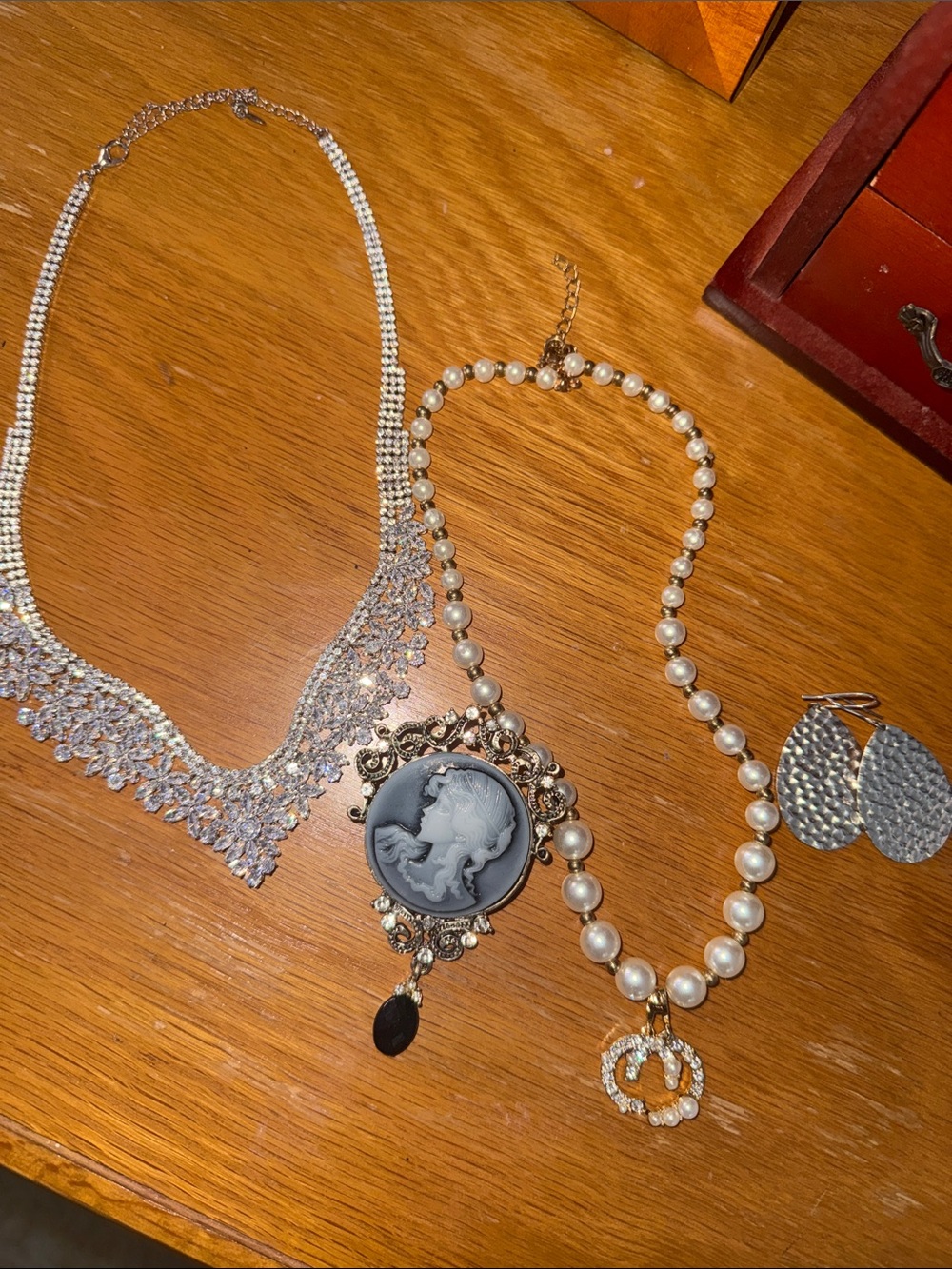 Pearl Cameo Pendant Necklace with Black and White Cameo Accent